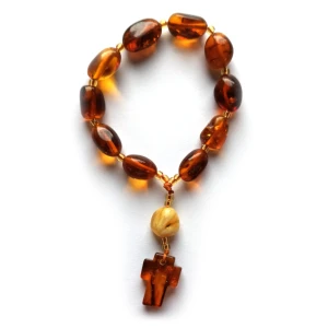 Różaniec bursztynowy. Dziesiątka na sznurku 
