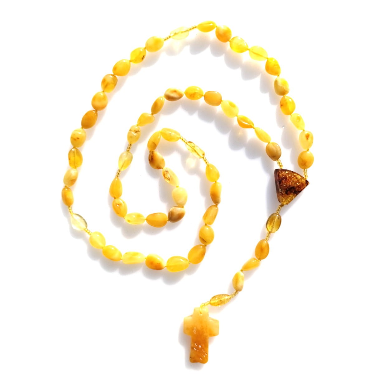 Różaniec z bursztynu łączony sznurkiem. Krzyż Bursztynowy.