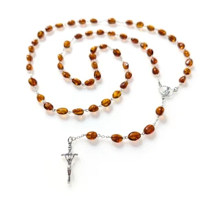Różaniec bursztyn łączony srebrem. Krzyż Papieski. 