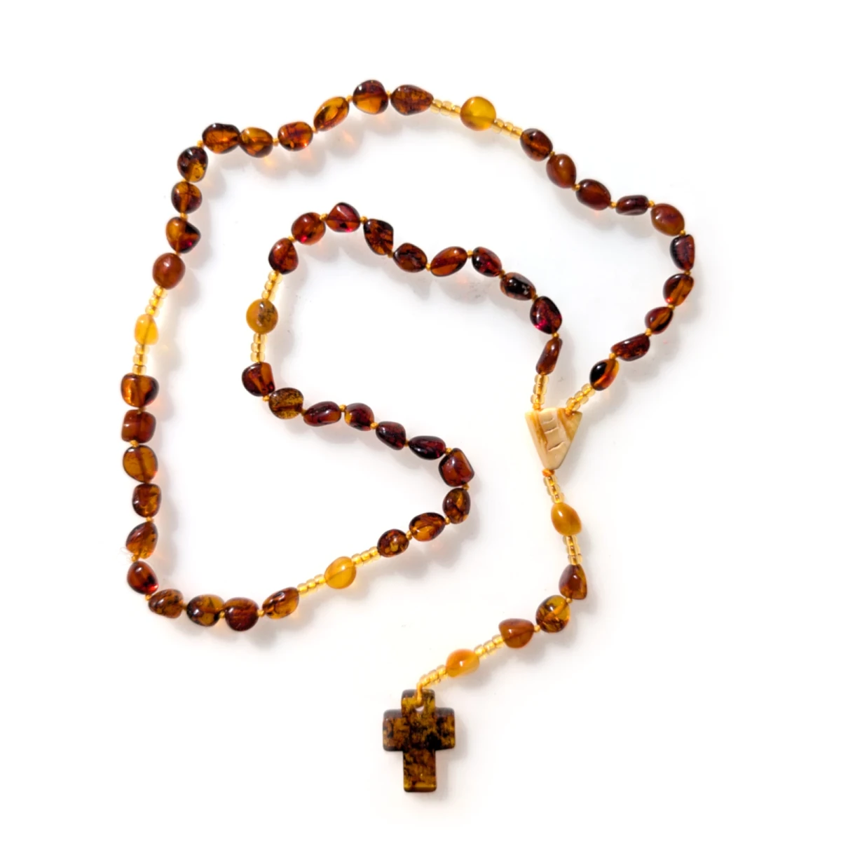 Rozaniec-Bursztyn-na-sznurku-909304-179-01.webp