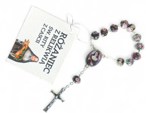 Różaniec dziesiątka z relikwią  Św Rity z Cascii,  szkło weneckie.