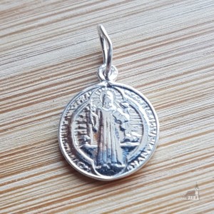 Srebrny Medalik św. Benedykta.