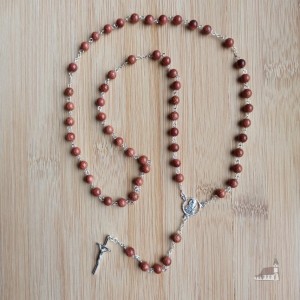 Różaniec piasek pustyni  łączony srebrem. Krzyż papieski.