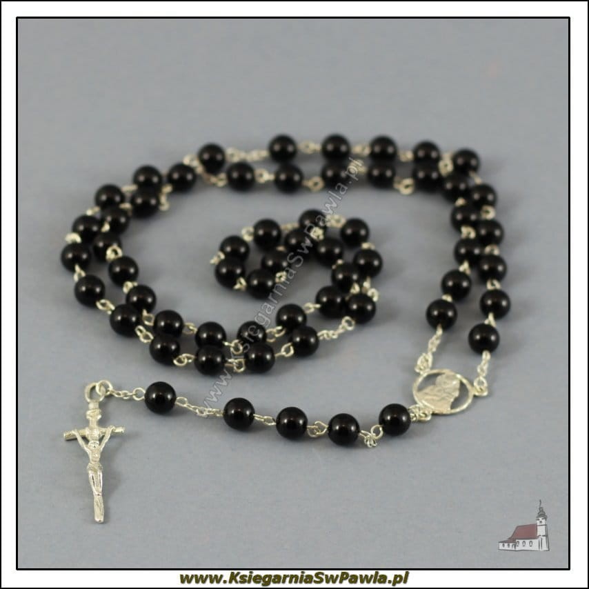 Różaniec onyks czarny, łączony srebrem. Krzyż Papieski