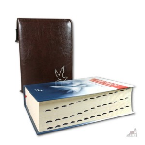 Pismo Święte Duże Edycja Św. Pawła w kasztanowym etui z haftem. Paginatory. 