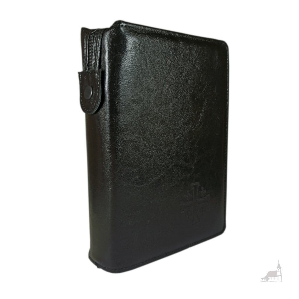Etui na Pismo Święte Biblia Jerozolimska czarne z tłoczonym krzyzem zapinane na zamek.jpg