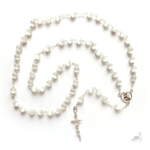 Różaniec kocie oko łączony srebrem. Krzyż Papieski.