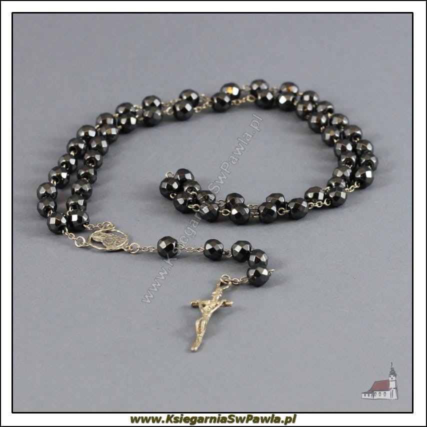 Różaniec hematyt czarny, fasetowany, łączony srebrem. Krzyż Papieski
